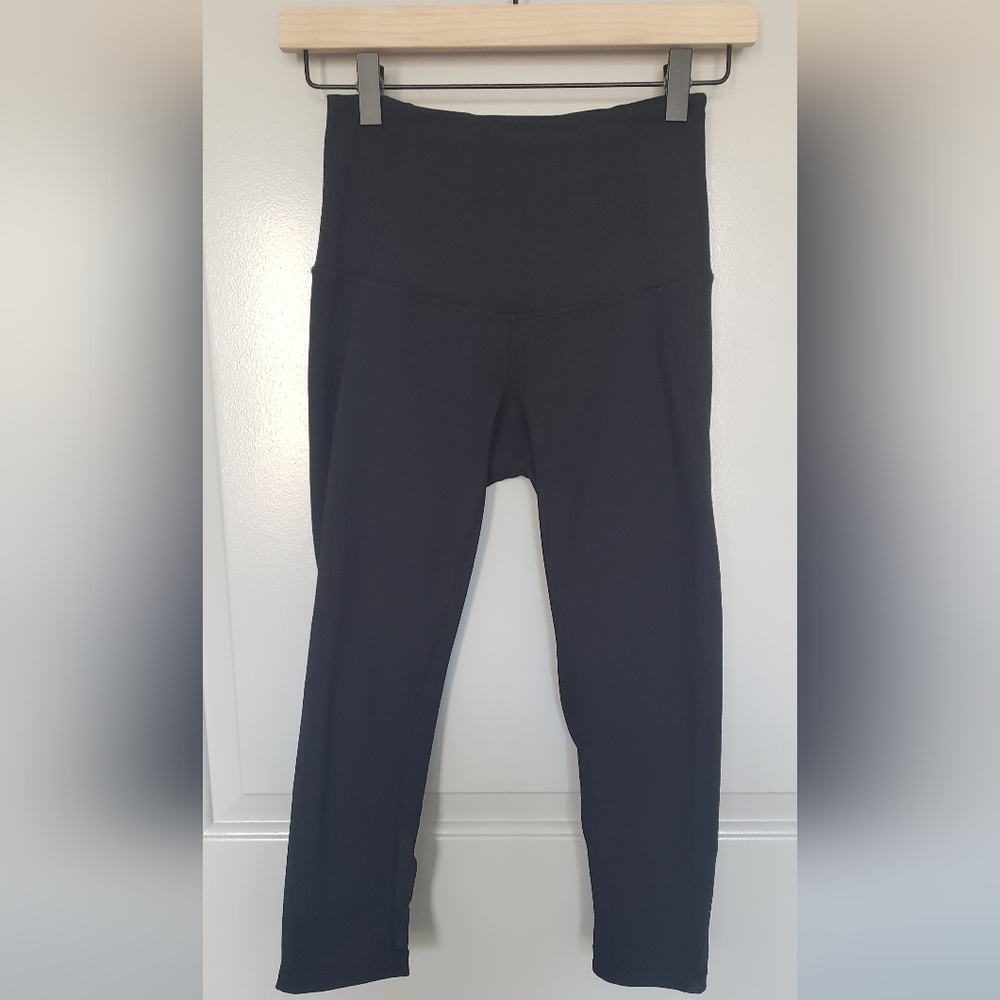 Zella High Waist Hatha Black Cropped Leggings in XS